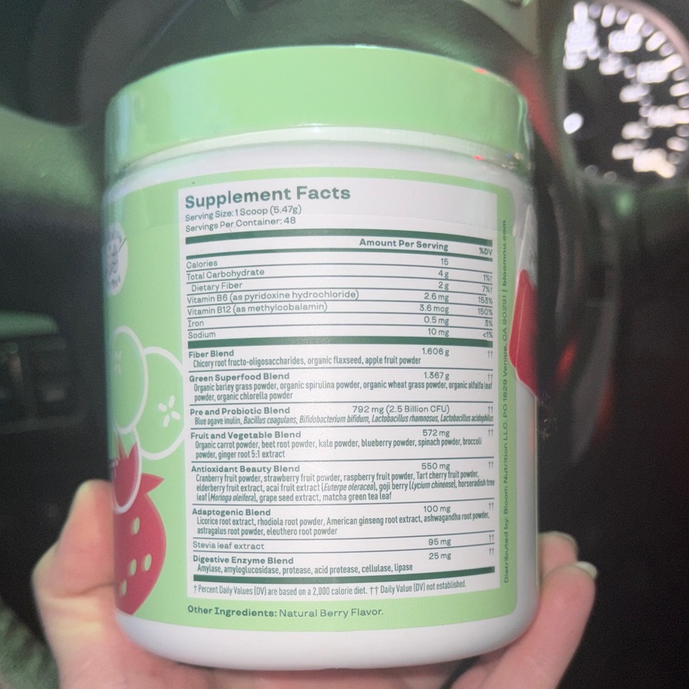 Bloom Berry Flavored Greens & Superfoods 48 Servings - Picture 2 of 4